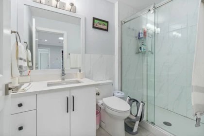 Guest Bathroom Photo of 12973 Glengarry Crescent, Surrey, BC