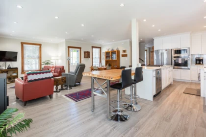 Kitchen Photo of 1 16488 64 Avenue, Surrey, BC