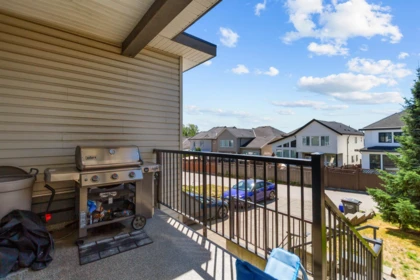 Front Yard Photo of 20546 70 Avenue, Langley, BC