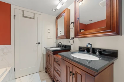 Basement Recreation Room Photo of 503 2203 Bellevue Avenue, West Vancouver, BC