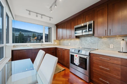 Breakfast Nook Photo of 503 2203 Bellevue Avenue, West Vancouver, BC