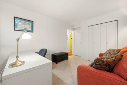 Entry Foyer Photo of 503 2203 Bellevue Avenue, West Vancouver, BC