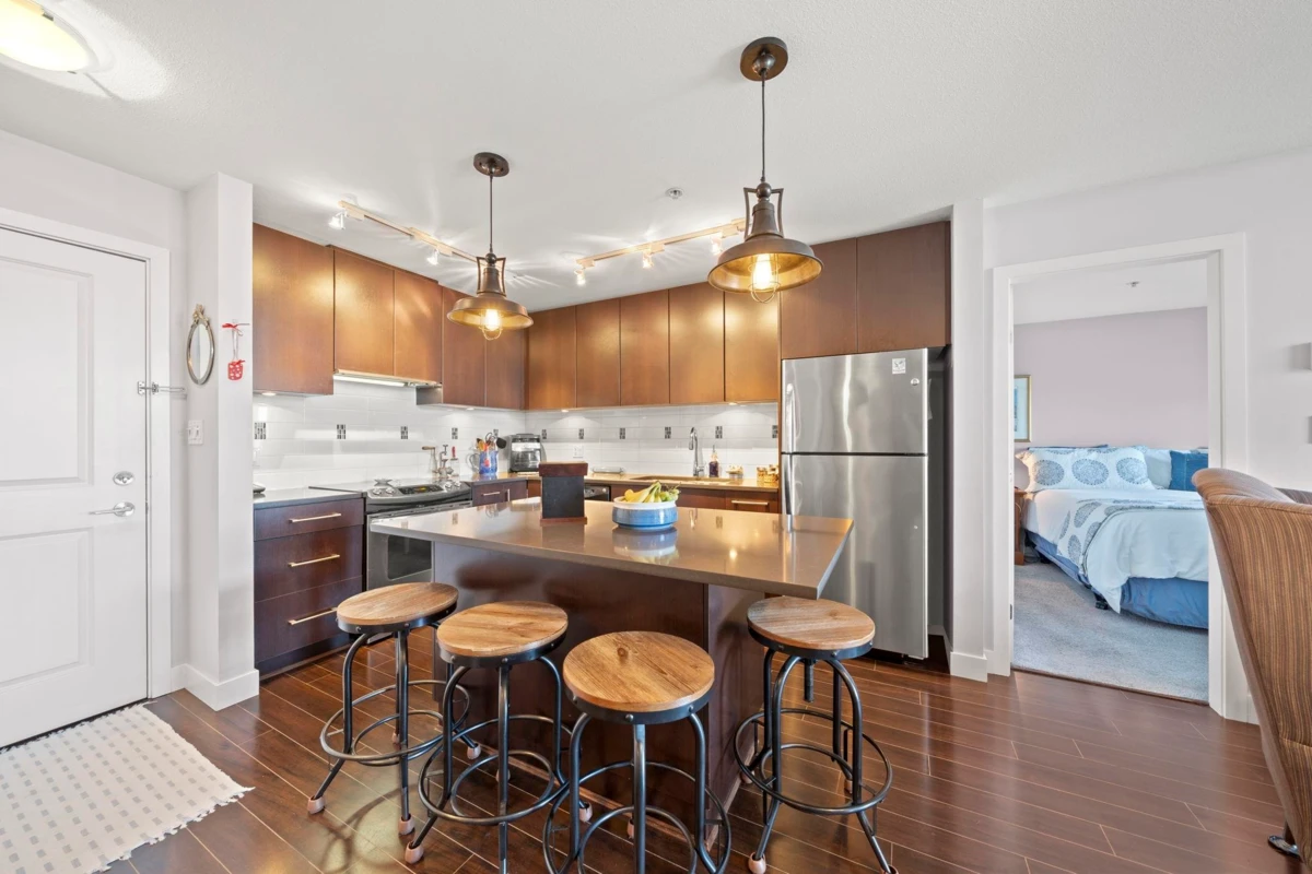 Family Room Photo of 439 15850 26 Avenue, Surrey, BC