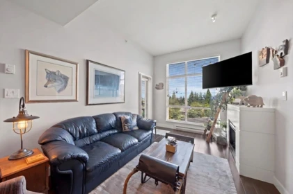 Kitchen Island Photo of 439 15850 26 Avenue, Surrey, BC