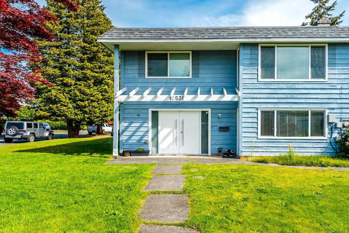 Living Room Photo of 10531 Anahim Drive, Richmond, BC