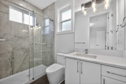 Entry Foyer Photo of 17126 1 Avenue, Surrey, BC