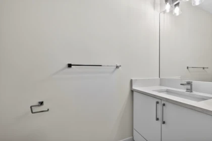 Hallway Photo of 17126 1 Avenue, Surrey, BC