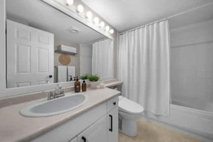 Hallway Photo of 206 3172 Gladwin Road, Abbotsford, BC