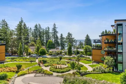 Outdoor Patio Photo of 516 14855 Thrift Avenue, White Rock, BC
