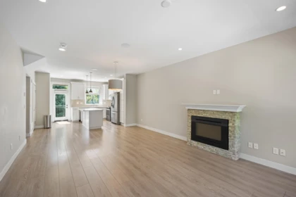 Kitchen Island Photo of 2 3303 Rosemary Heights Crescent, Surrey, BC
