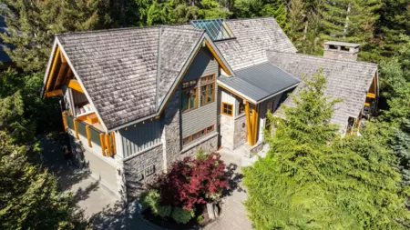 3205 Archibald Way, Whistler, BC, Whistler — Single Family Residence for sale