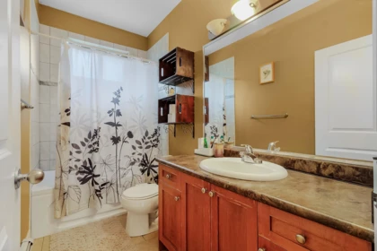 Hallway Photo of 46225 Kermode Crescent, Chilliwack, BC