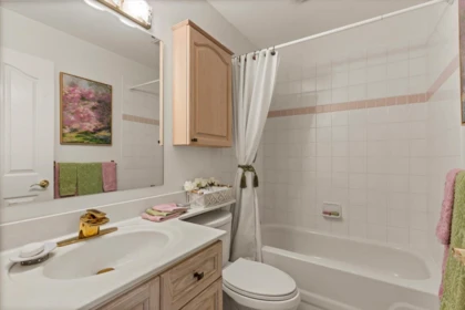 Hallway Photo of 207 45770 Spadina Avenue, Chilliwack, BC