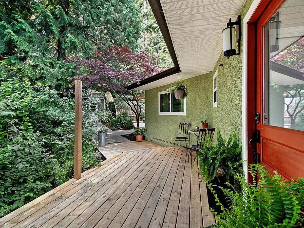 Living Room Photo of 1211 Miller Road, Bowen Island, BC