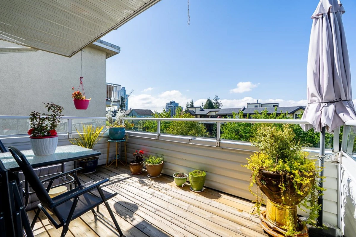 Dining Area Photo of 238 W 4th Street, North Vancouver, BC
