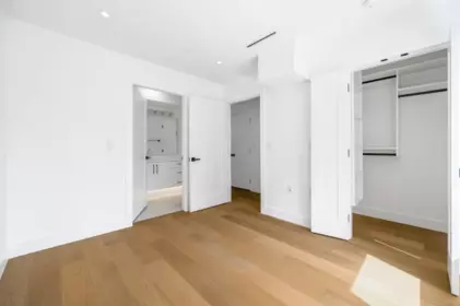 Entry Foyer Photo of 2 950 W 17th Avenue, Vancouver, BC