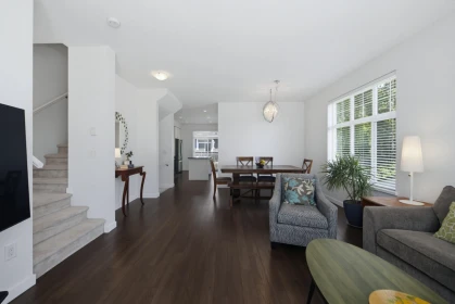 Kitchen Photo of 7 16357 15 Avenue, Surrey, BC