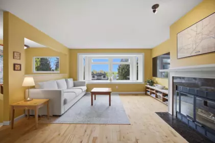 4057 Marine Drive, Burnaby, BC, Burnaby — Half Duplex for sale