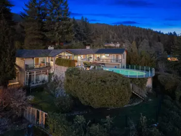 4570 Woodgreen Court, West Vancouver, BC, West Vancouver — Single Family Residence for sale