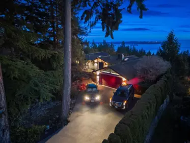 4570 Woodgreen Court, West Vancouver, BC, West Vancouver — Single Family Residence for sale