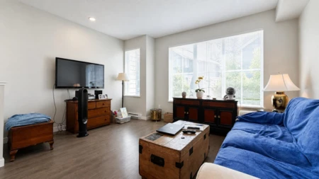 101 5550 Admiral Way, Delta, BC, Delta — Townhouse for sale