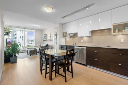 Kitchen Island Photo of 907 175 W 2nd Street, North Vancouver, BC
