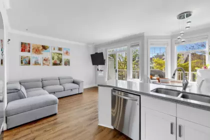 Kitchen Photo of 18 7500 Cumberland Street, Burnaby, BC