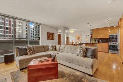 1404 819 Hamilton Street, Vancouver, BC, Vancouver — Apartment/Condo for sale