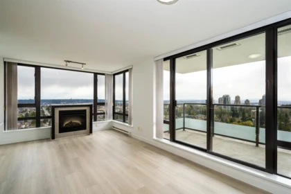 1805 7328 Arcola Street, Burnaby, BC, Burnaby — Apartment/Condo for sale