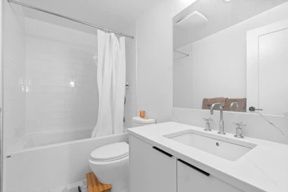 Kitchen Photo of 5 237 Ridgeway Avenue, North Vancouver, BC