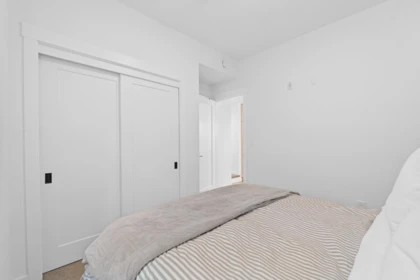 Primary Bedroom Photo of 5 237 Ridgeway Avenue, North Vancouver, BC