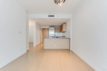 823 8080 Cambie Road, Richmond, BC, Richmond — Apartment/Condo for sale