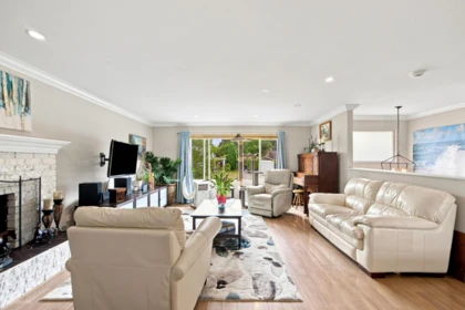 Kitchen Island Photo of 15467 Poplar Drive, Surrey, BC