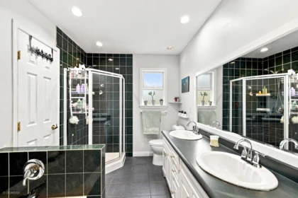 Powder Room Photo of 15467 Poplar Drive, Surrey, BC