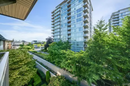 Laundry Room Photo of 5412 5111 Garden City Road, Richmond, BC