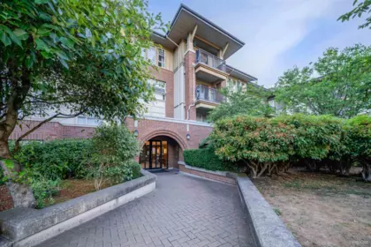 Outdoor Deck Photo of 5412 5111 Garden City Road, Richmond, BC