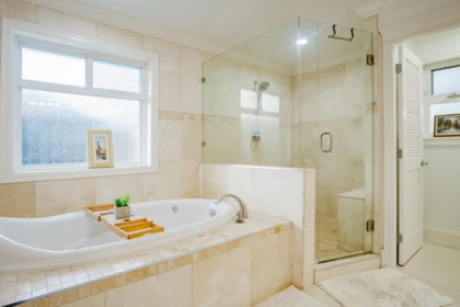 Guest Bathroom Photo of 16050 79 Avenue, Surrey, BC