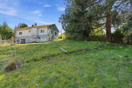 Family Room Photo of 5689 Porpoise Bay Road, Sechelt, BC