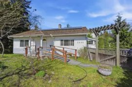 5689 Porpoise Bay Road, Sechelt, BC