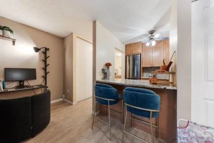 210 1545 E 2nd Avenue, Vancouver, BC, Vancouver — Apartment/Condo for sale