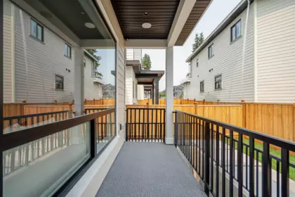 Entry Foyer Photo of 10272 166a Street, Surrey, BC