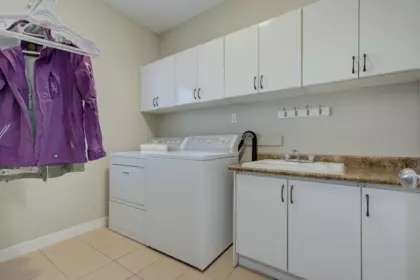 Basement Recreation Room Photo of 9480 216b Street, Langley, BC