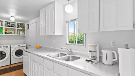 Breakfast Nook Photo of 240 Campbell Street, Vancouver, BC