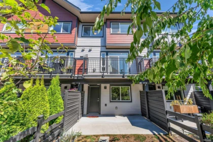 Staircase Photo of 34 4292 Wolf Way, Tsawwassen, BC