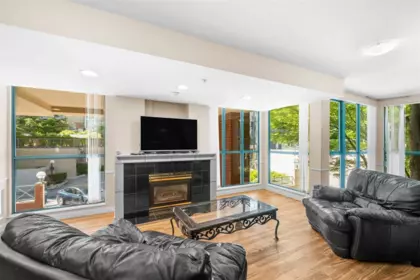 Breakfast Nook Photo of 304 939 Homer Street, Vancouver, BC