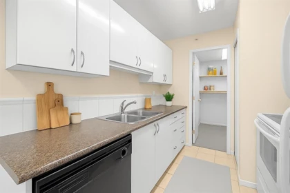 304 939 Homer Street, Vancouver, BC, Vancouver — Apartment/Condo for sale