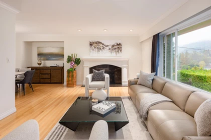 Dining Area Photo of 850 Jefferson Avenue, West Vancouver, BC