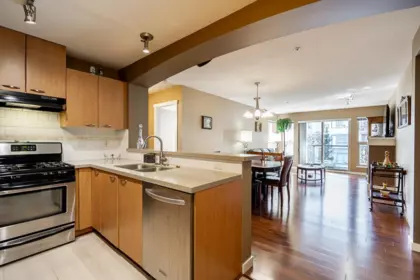 Kitchen Island Photo of 414 2958 Silver Spring Boulevard, Coquitlam, BC