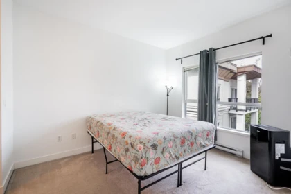 Guest Bathroom Photo of 410 9655 King George Boulevard, Surrey, BC