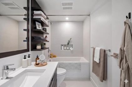 Mudroom Photo of 603 958 Ridgeway Avenue, Coquitlam, BC